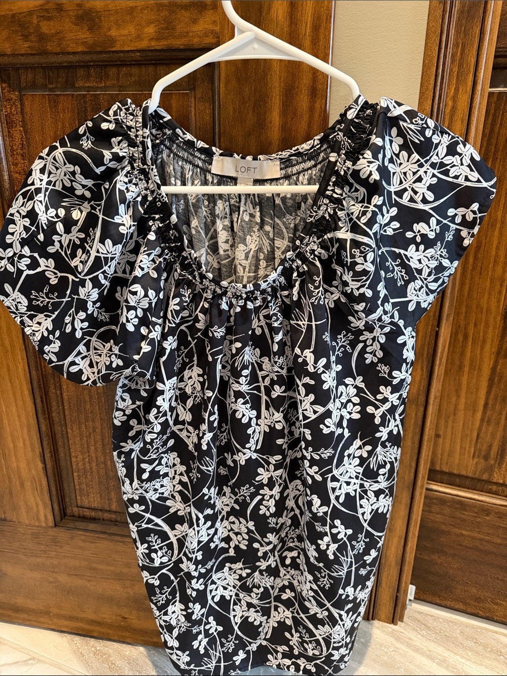 LOFT Black & White Floral Smocked-Neck Puff Sleeve Tunic